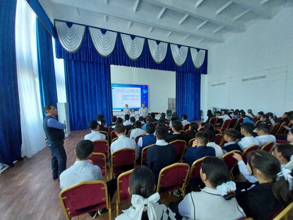 «Зиянды әдеттердің зардабы және жасөспірімдер арасында салауатты өмір салтын қылыптастыру»тақырыбында мектеп оқушыларының қатысуымен жиын болып өтті.
