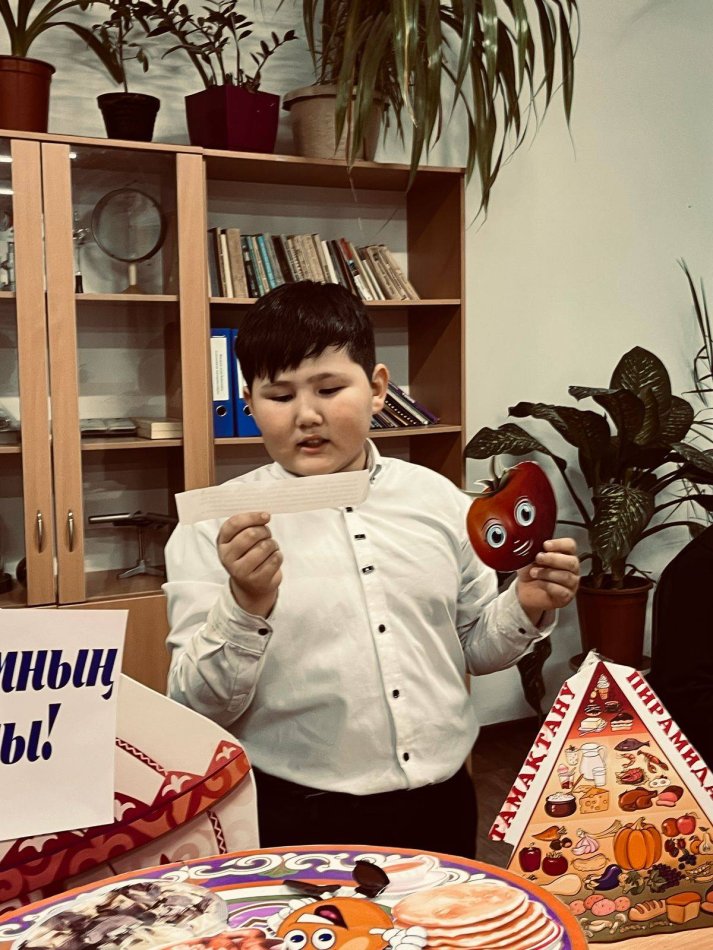 "Дәмді әрі пайдалы тағамдар" сынып сағаты